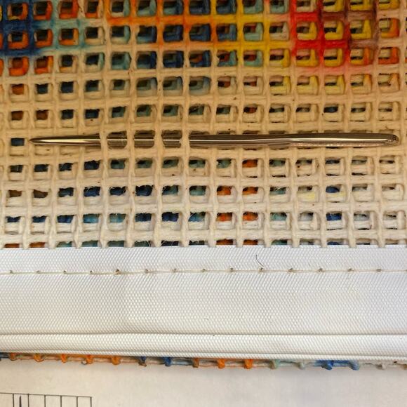 Bernat Shantung Tabriz Cross Stitch 5 Vintage 24”x43” Wall Hanging Rug 1981 Kit - Picture 7 of 8